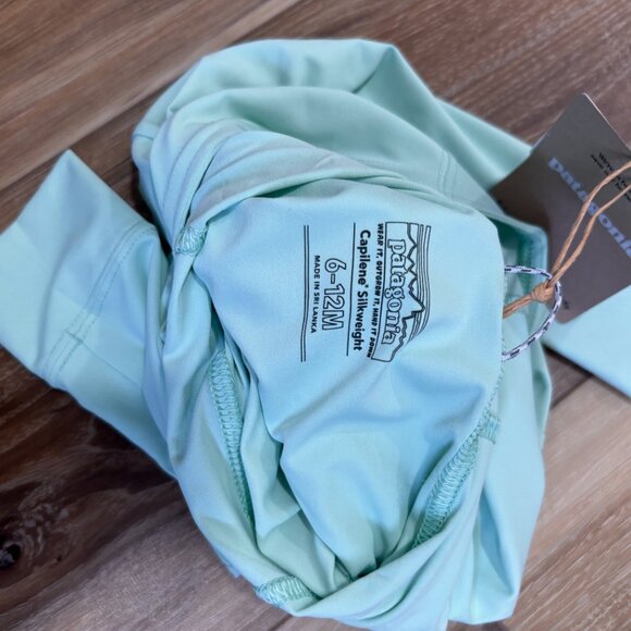 Patagonia BLUE Capilene Top and Baggie Shorts Size 6-12 months - Picture 6 of 9